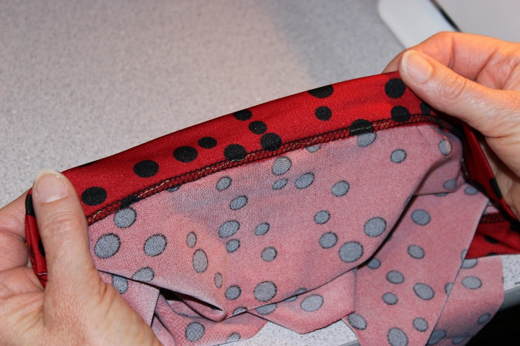 Hemming knits with a coverstitch tutorial by Sew Maris
